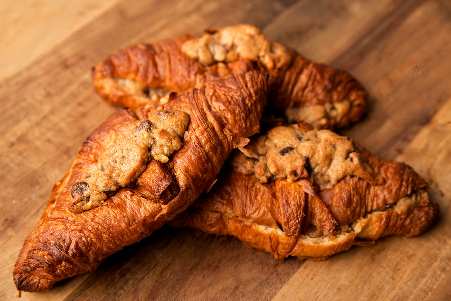Viral Crookie (Croissant x Cookie Dough)
